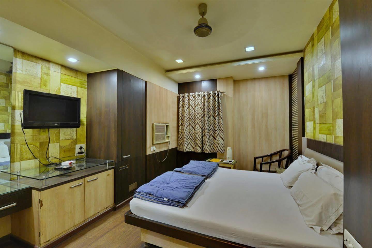 Hotel Kanishka Raipur  Exterior photo